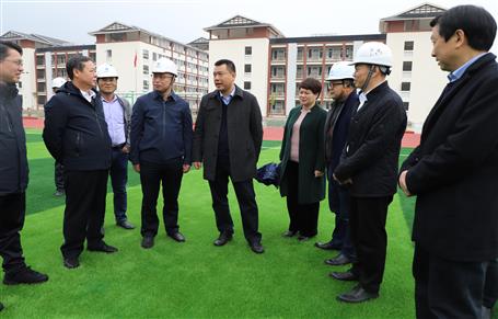 鄺驅(qū)到古宜鎮(zhèn)第三初級中學項目檢查指導工作