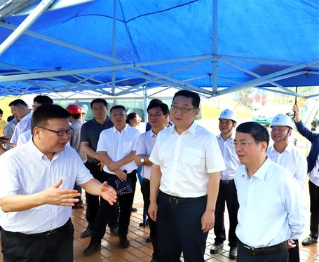 柳州市委書記吳煒、市長張壯到公司項目調(diào)研指導