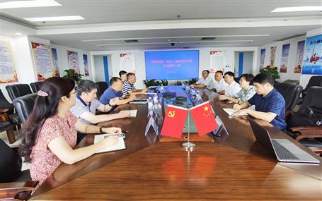 侯立林、李靜丹與廣西廣投臨港工業(yè)有限公司董事長麥勇軍舉行工作會談